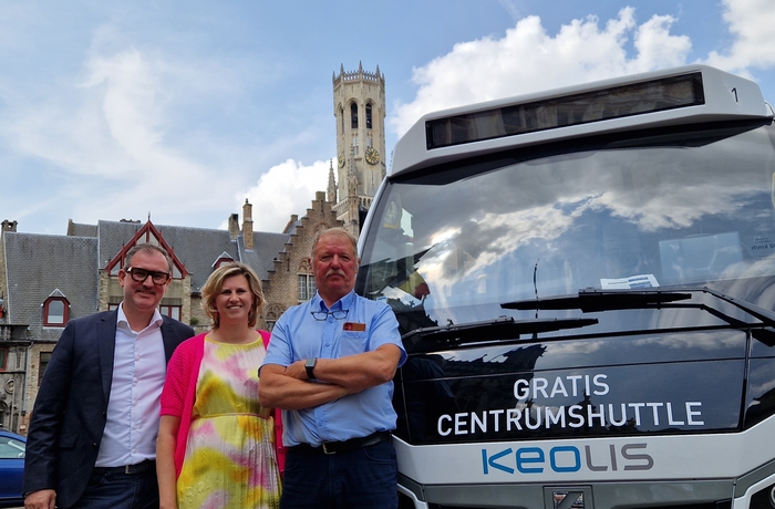 Team Keolis bij de eShuttle van Brugge