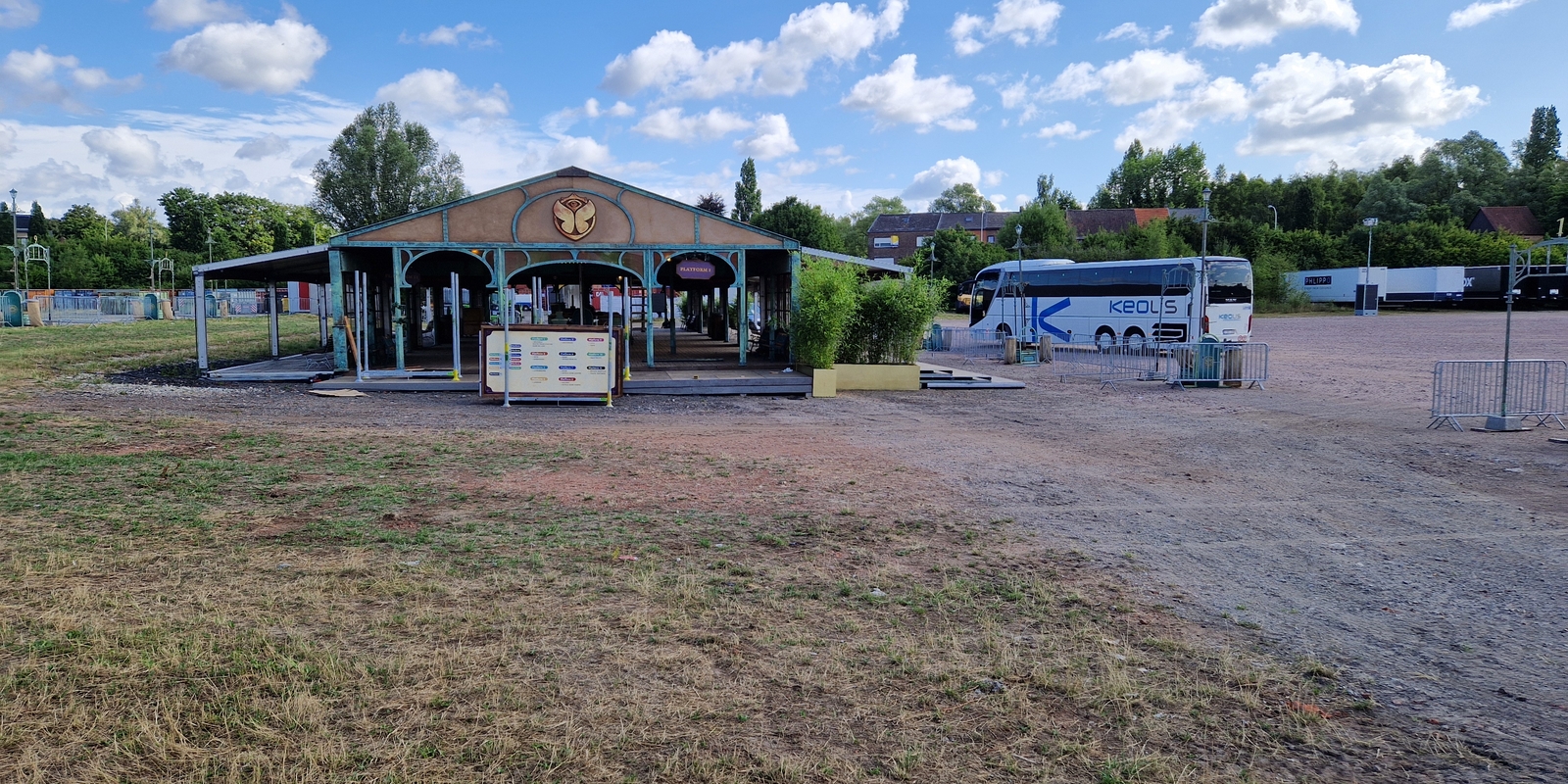 Tomorrowland Parking