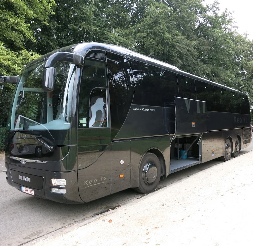 VIP bus