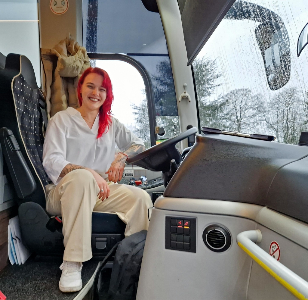 Jodie Sauvage achter het stuur